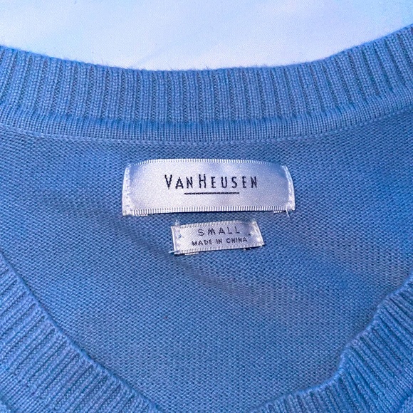 Vintage Van Heusen light blue Argyle print sweater - Picture 2 of 2